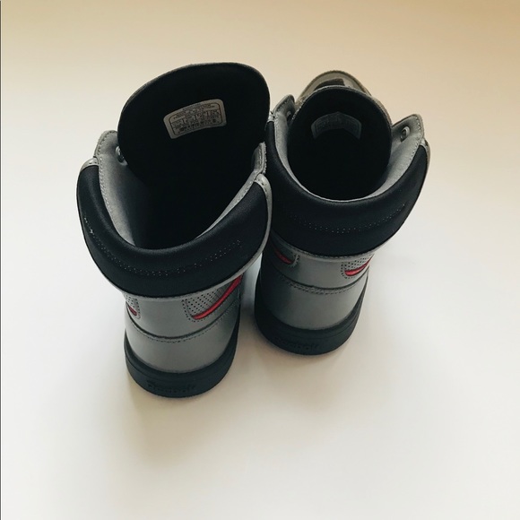 Reebok - Picture 4 of 7